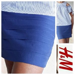 NWOT - H&M Blue Mini w/Horizontal Pleats